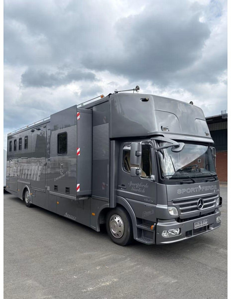 Mercedes-Benz Atego 1529 - Horse transporter - Hobuseauto: pilt 2 Mercedes-Benz Atego 1529 - Horse transporter - Hobuseauto: pilt 2
