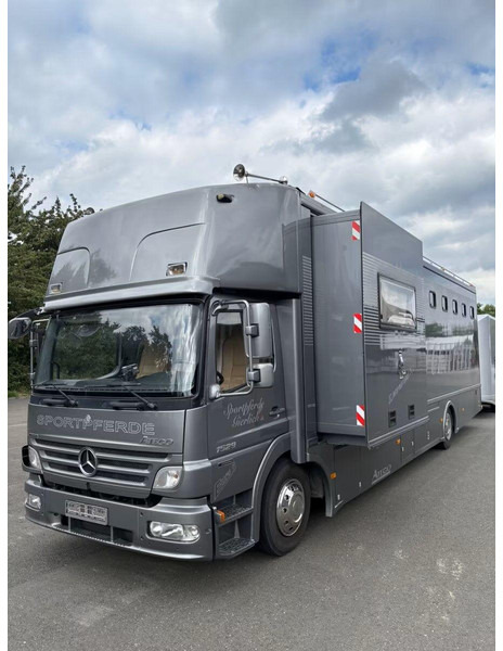 Mercedes-Benz Atego 1529 - Horse transporter - Hobuseauto: pilt 1 Mercedes-Benz Atego 1529 - Horse transporter - Hobuseauto: pilt 1
