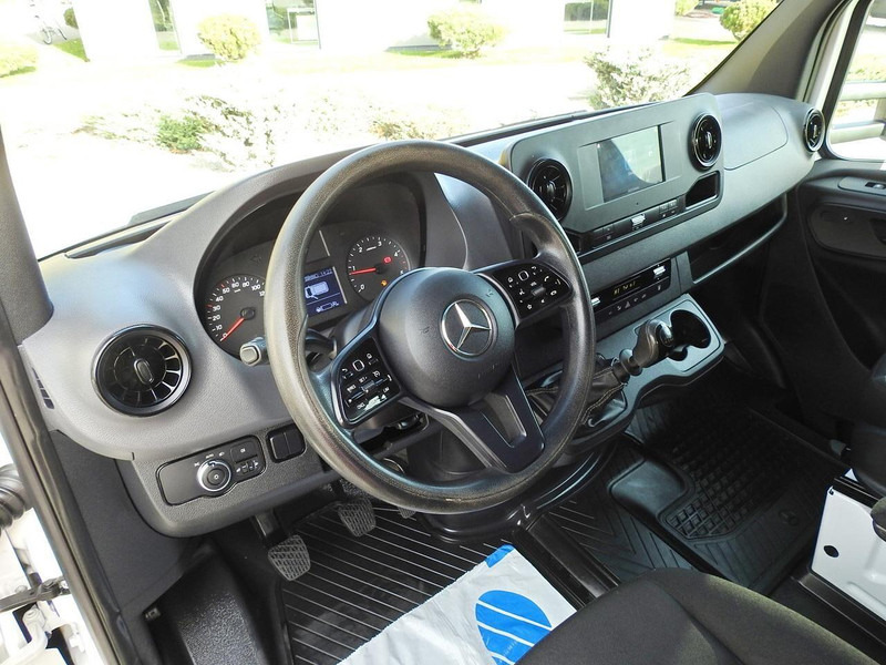 Mercedes-Benz SPRINTER 516 SKRZYNIA PODWÓJNA KABINA DOKA 6 MIEJSC TEMPOMAT KLI - Madelauto: pilt 2 Mercedes-Benz SPRINTER 516 SKRZYNIA PODWÓJNA KABINA DOKA 6 MIEJSC TEMPOMAT KLI - Madelauto: pilt 2