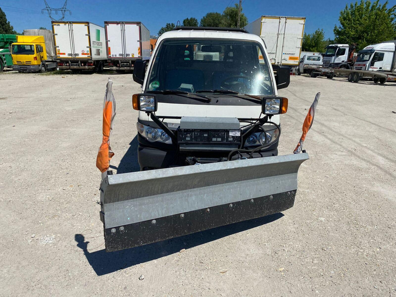 Piaggio Porter 1,2 d Pfau S90 - 4x4 - Tipper - snowplow - Tarbesõiduk kallur: pilt 5 Piaggio Porter 1,2 d Pfau S90 - 4x4 - Tipper - snowplow - Tarbesõiduk kallur: pilt 5