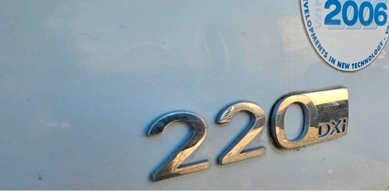 Renault MIDLUM 220 Dxi - Road sweeper truck - Tänavapühkimismasin: pilt 5 Renault MIDLUM 220 Dxi - Road sweeper truck - Tänavapühkimismasin: pilt 5