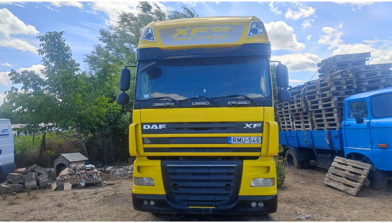 DAF XF 105.410 Tractor Lowdeck - MEGA - Sadulveok: pilt 2 DAF XF 105.410 Tractor Lowdeck - MEGA - Sadulveok: pilt 2