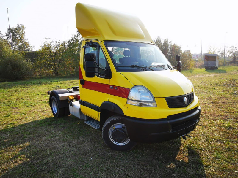 Renault MASCOTT 160 dxi BE Mini Trekker - SZM - 3.5t - Sadulveok: pilt 2 Renault MASCOTT 160 dxi BE Mini Trekker - SZM - 3.5t - Sadulveok: pilt 2