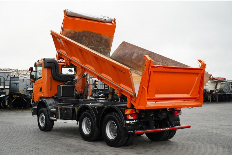 Scania G 440 / 6x6 / WYWROTKA TRZY-STRONNA / 2X HYDROBURTA / BOARDMATIC - Kallurauto: pilt 4 Scania G 440 / 6x6 / WYWROTKA TRZY-STRONNA / 2X HYDROBURTA / BOARDMATIC - Kallurauto: pilt 4