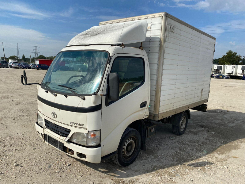 Toyota Dyna 100 3,0 D - Koffer - Tarbesõiduk furgoon: pilt 2 Toyota Dyna 100 3,0 D - Koffer - Tarbesõiduk furgoon: pilt 2