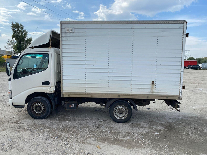 Toyota Dyna 100 3,0 D - Koffer - Tarbesõiduk furgoon: pilt 5 Toyota Dyna 100 3,0 D - Koffer - Tarbesõiduk furgoon: pilt 5