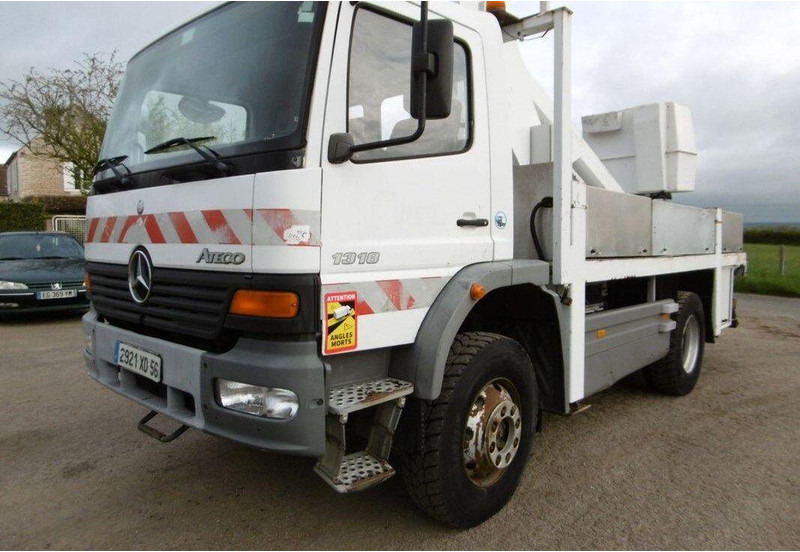 Mercedes-Benz Atego 1318 Nacelle - Lifting basket truck - Veoauto, Kraanaga veoauto: pilt 1 Mercedes-Benz Atego 1318 Nacelle - Lifting basket truck - Veoauto, Kraanaga veoauto: pilt 1