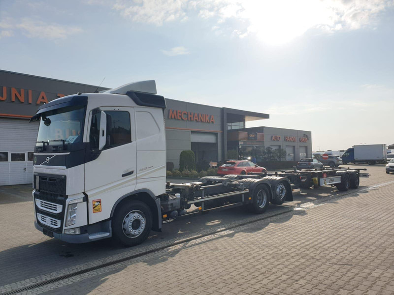 Volvo FH 460 EURO 6 BDF SWAP CHASSIS + TRAILER FLIEGL TWP180 - Kabiinišassiiga veoauto: pilt 1 Volvo FH 460 EURO 6 BDF SWAP CHASSIS + TRAILER FLIEGL TWP180 - Kabiinišassiiga veoauto: pilt 1