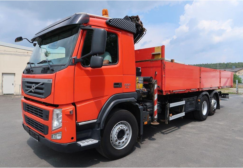 Volvo FM 330 6x2 - Madelveok/ Platvormveok, Kraanaga veoauto: pilt 2 Volvo FM 330 6x2 - Madelveok/ Platvormveok, Kraanaga veoauto: pilt 2