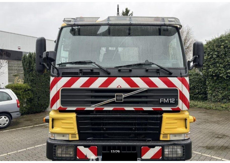 Volvo FM12 6x6 Hook lift - Konkstõstukiga veoauto: pilt 2 Volvo FM12 6x6 Hook lift - Konkstõstukiga veoauto: pilt 2