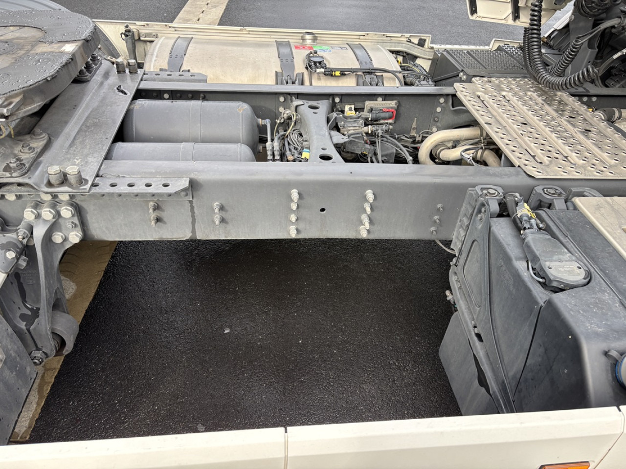 SCANIA R 460 A4x2NA - Sadulveok: pilt 3 SCANIA R 460 A4x2NA - Sadulveok: pilt 3