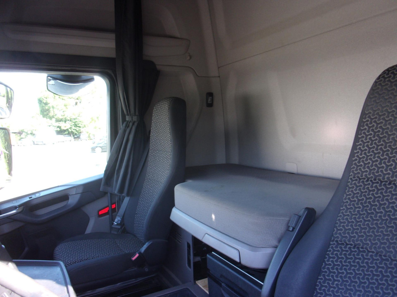 SCANIA R 450 A4x2NA - Sadulveok: pilt 2 SCANIA R 450 A4x2NA - Sadulveok: pilt 2