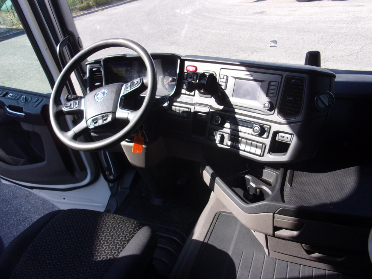 SCANIA R 450 A4x2NA - Sadulveok: pilt 3 SCANIA R 450 A4x2NA - Sadulveok: pilt 3