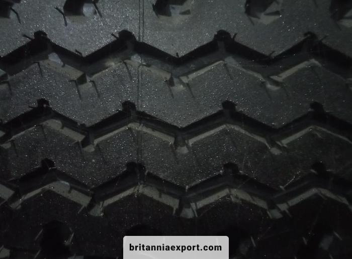 FACTORY Retread 12.00R24 directional Truck Tyres | Heavy-Duty | Export Ready - Rehv: pilt 1 FACTORY Retread 12.00R24 directional Truck Tyres | Heavy-Duty | Export Ready - Rehv: pilt 1