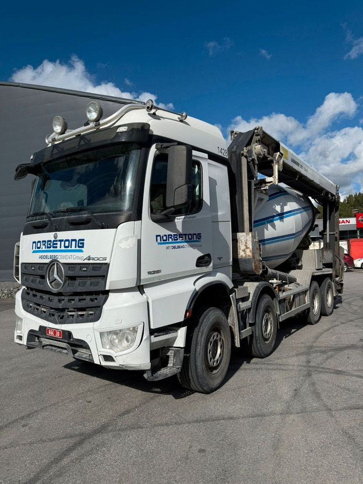 Mercedes-Benz 3251 / 9 m3 mixer + Liebher 12+4 - Autobetoonisegisti: pilt 3 Mercedes-Benz 3251 / 9 m3 mixer + Liebher 12+4 - Autobetoonisegisti: pilt 3