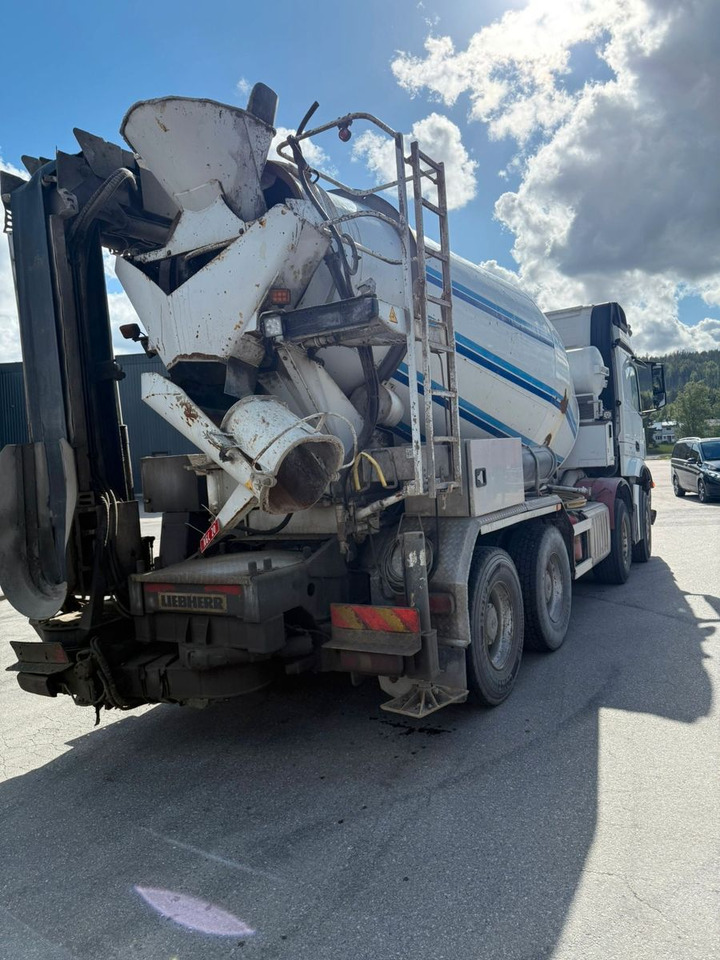 Mercedes-Benz 3251 / 9 m3 mixer + Liebher 12+4 - Autobetoonisegisti: pilt 4 Mercedes-Benz 3251 / 9 m3 mixer + Liebher 12+4 - Autobetoonisegisti: pilt 4