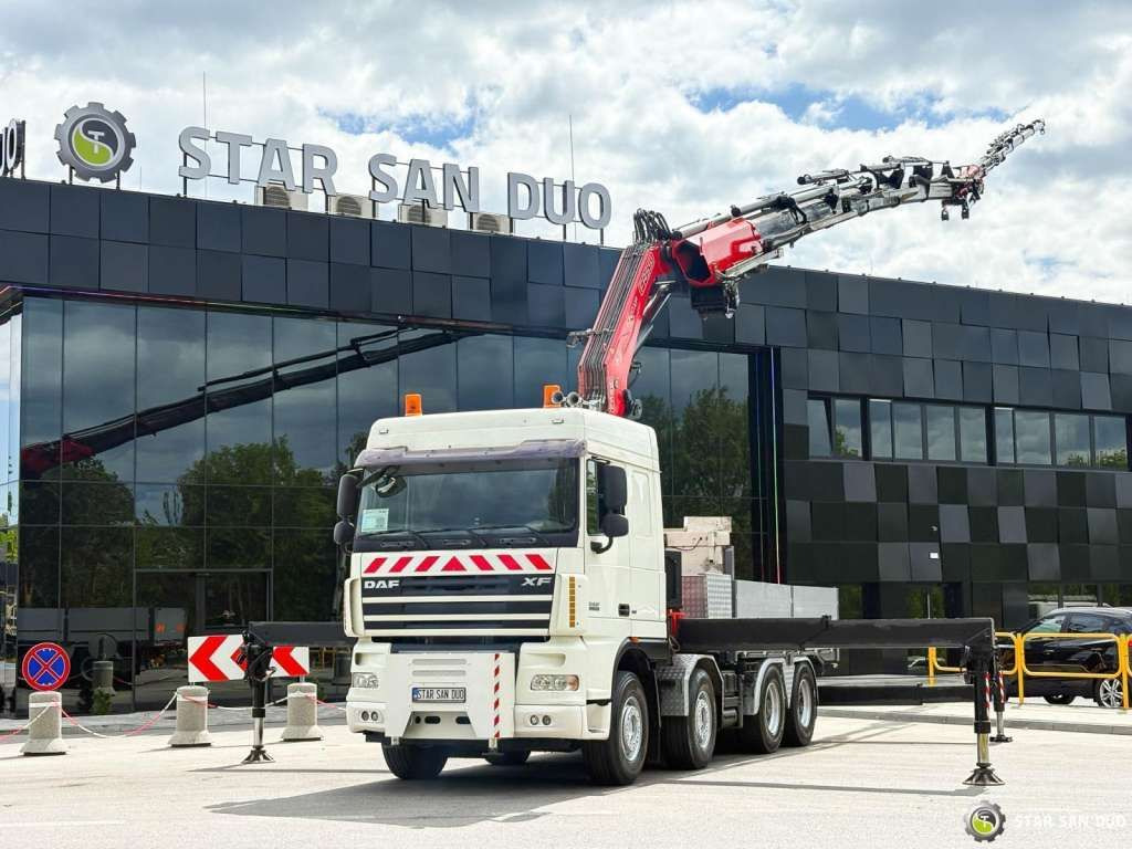 DAF XF 105.510 8x4 FASSI F800 XP Crane Fifth wheel - Kraanaga veoauto: pilt 1 DAF XF 105.510 8x4 FASSI F800 XP Crane Fifth wheel - Kraanaga veoauto: pilt 1
