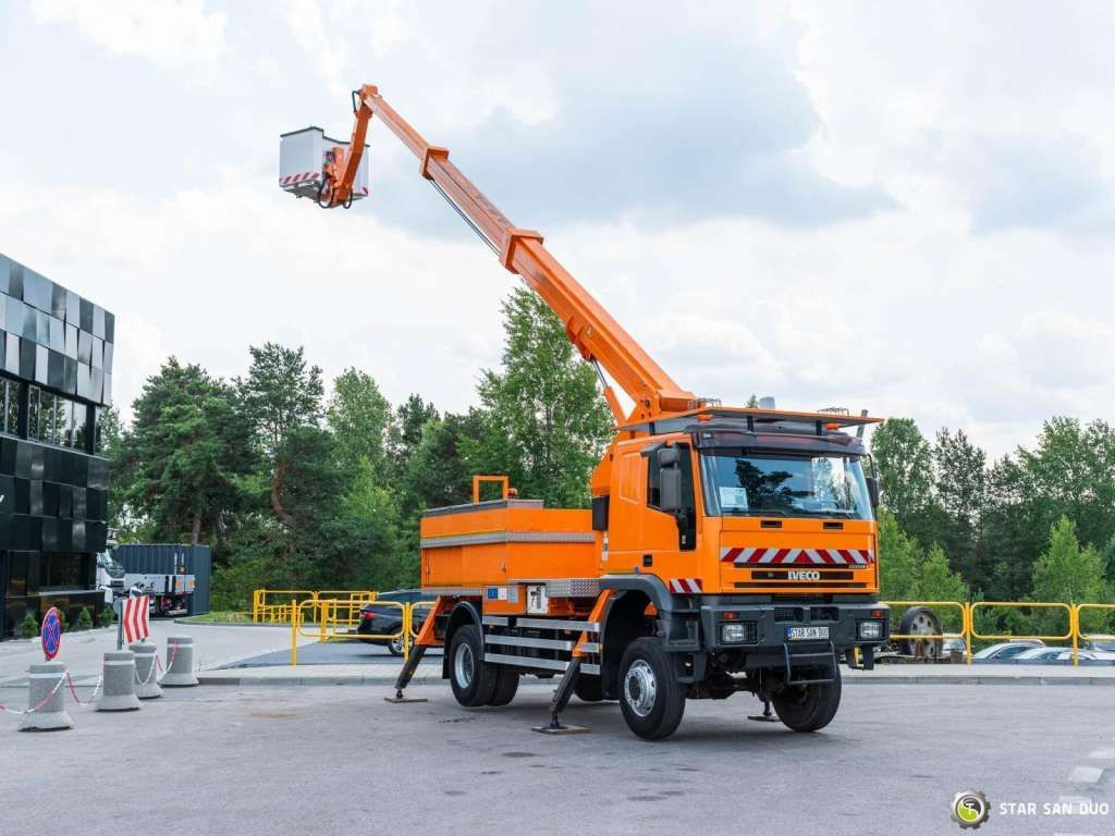 Iveco CURSOR 240 4x4 RUTHMANN T225 22,5 Meters Lift - Veoautolt tõusev platvorm: pilt 3 Iveco CURSOR 240 4x4 RUTHMANN T225 22,5 Meters Lift - Veoautolt tõusev platvorm: pilt 3