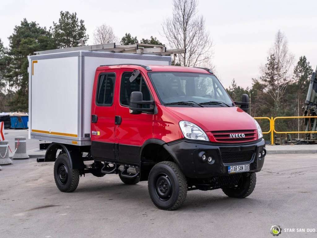 Iveco DAILY 4X4 OFFROAD CAMPER BOX DOKA Iveco DAILY 4X4 OFFROAD CAMPER BOX DOKA - Kabiinišassiiga veoauto: pilt 3 Iveco DAILY 4X4 OFFROAD CAMPER BOX DOKA Iveco DAILY 4X4 OFFROAD CAMPER BOX DOKA - Kabiinišassiiga veoauto: pilt 3