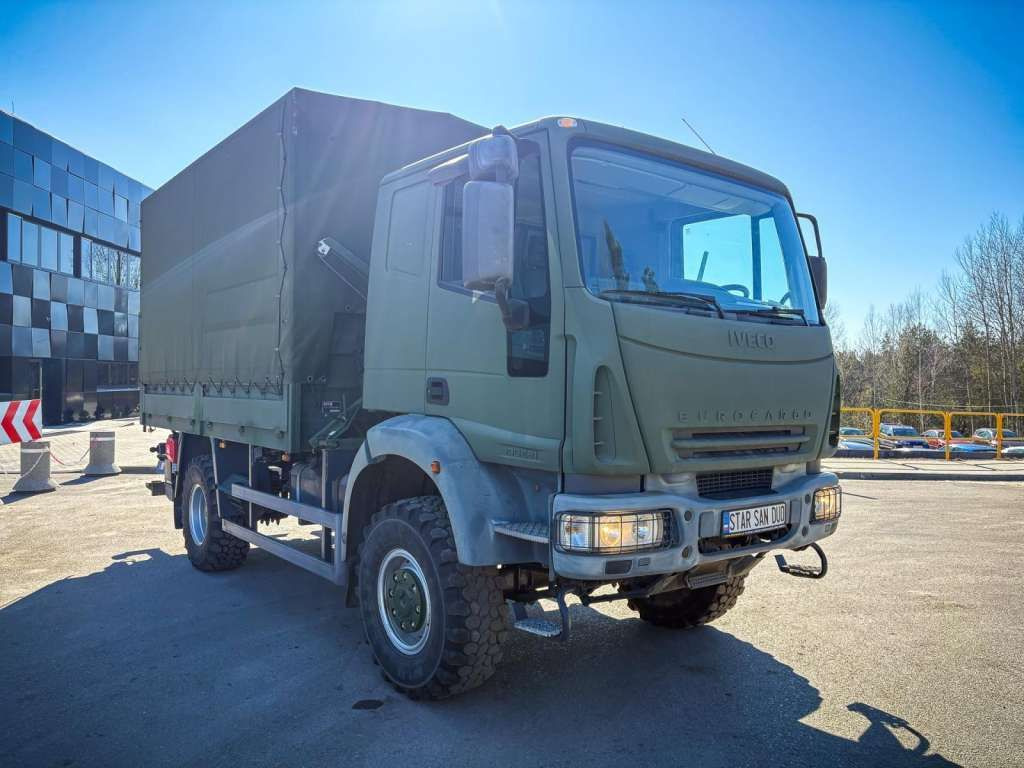 Iveco EUROCARGO 4x4 Offroad Camper Winde - Tent veoauto: pilt 2 Iveco EUROCARGO 4x4 Offroad Camper Winde - Tent veoauto: pilt 2