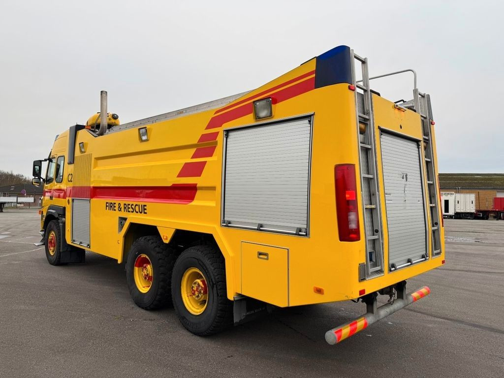 MAN 6x6 Firetruck Feu ROSENBAUER Expedition Camper - Tuletõrjeauto: pilt 4 MAN 6x6 Firetruck Feu ROSENBAUER Expedition Camper - Tuletõrjeauto: pilt 4