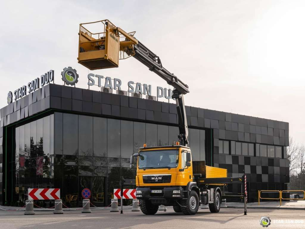 MAN TGM 18.340 4x4 PALFINGER PK 20002 CRANE BASKET MAN TGM 18.340 4x4 PALFINGER PK 20002 CRANE BASKET - Kraanaga veoauto, Madelveok/ Platvormveok: pilt 3 MAN TGM 18.340 4x4 PALFINGER PK 20002 CRANE BASKET MAN TGM 18.340 4x4 PALFINGER PK 20002 CRANE BASKET - Kraanaga veoauto, Madelveok/ Platvormveok: pilt 3