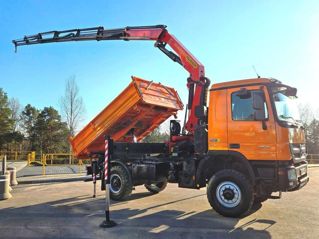 Mercedes-Benz ACTROS 1841 4x4 PALFINGER PK 22002 CRANE KIPER - Kallurauto, Kraanaga veoauto: pilt 2 Mercedes-Benz ACTROS 1841 4x4 PALFINGER PK 22002 CRANE KIPER - Kallurauto, Kraanaga veoauto: pilt 2