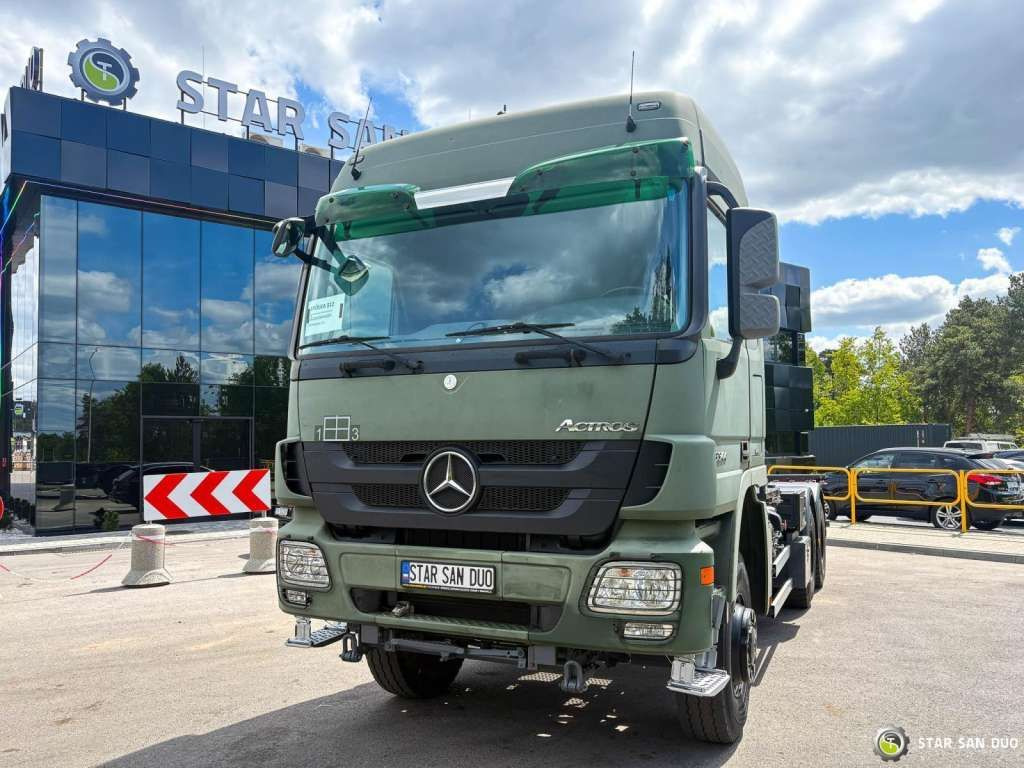 Mercedes-Benz ACTROS 3344 6x6 System Twist Lock - Kabiinišassiiga veoauto: pilt 4 Mercedes-Benz ACTROS 3344 6x6 System Twist Lock - Kabiinišassiiga veoauto: pilt 4