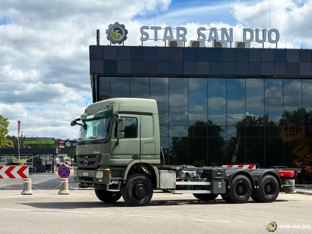 Mercedes-Benz ACTROS 3344 6x6 System Twist Lock - Kabiinišassiiga veoauto: pilt 3 Mercedes-Benz ACTROS 3344 6x6 System Twist Lock - Kabiinišassiiga veoauto: pilt 3