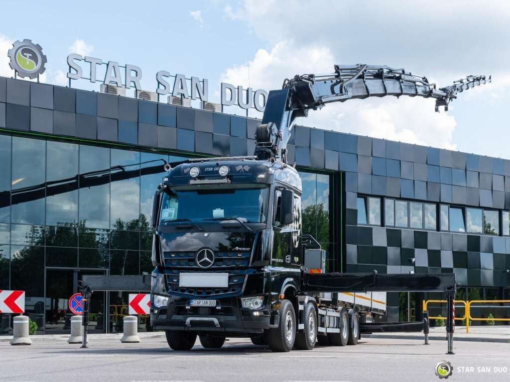 Mercedes-Benz AROCS 3251 8x4 HMF 8520 Fly Jib Winch - Kraanaga veoauto: pilt 1 Mercedes-Benz AROCS 3251 8x4 HMF 8520 Fly Jib Winch - Kraanaga veoauto: pilt 1
