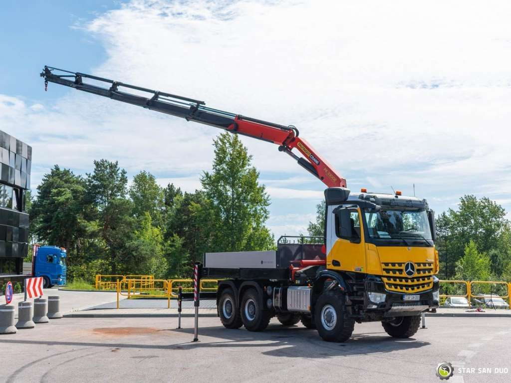 Mercedes-Benz AROCS 3345 6x6 PALFINGER PK 33002 Euro 6 Crane - Kraanaga veoauto: pilt 3 Mercedes-Benz AROCS 3345 6x6 PALFINGER PK 33002 Euro 6 Crane - Kraanaga veoauto: pilt 3
