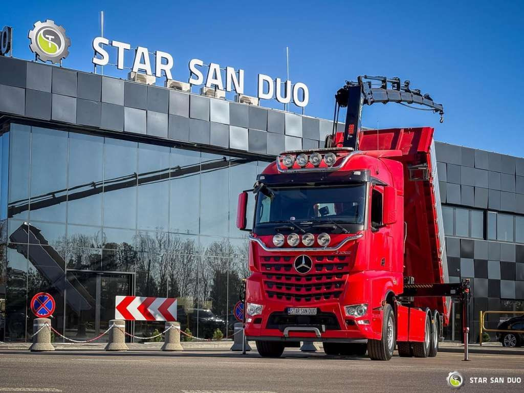 Mercedes-Benz AROCS 3358L 6x4 HIAB 192X-HIPRO E-6 Crane Kippe - Kraanaga veoauto: pilt 4 Mercedes-Benz AROCS 3358L 6x4 HIAB 192X-HIPRO E-6 Crane Kippe - Kraanaga veoauto: pilt 4