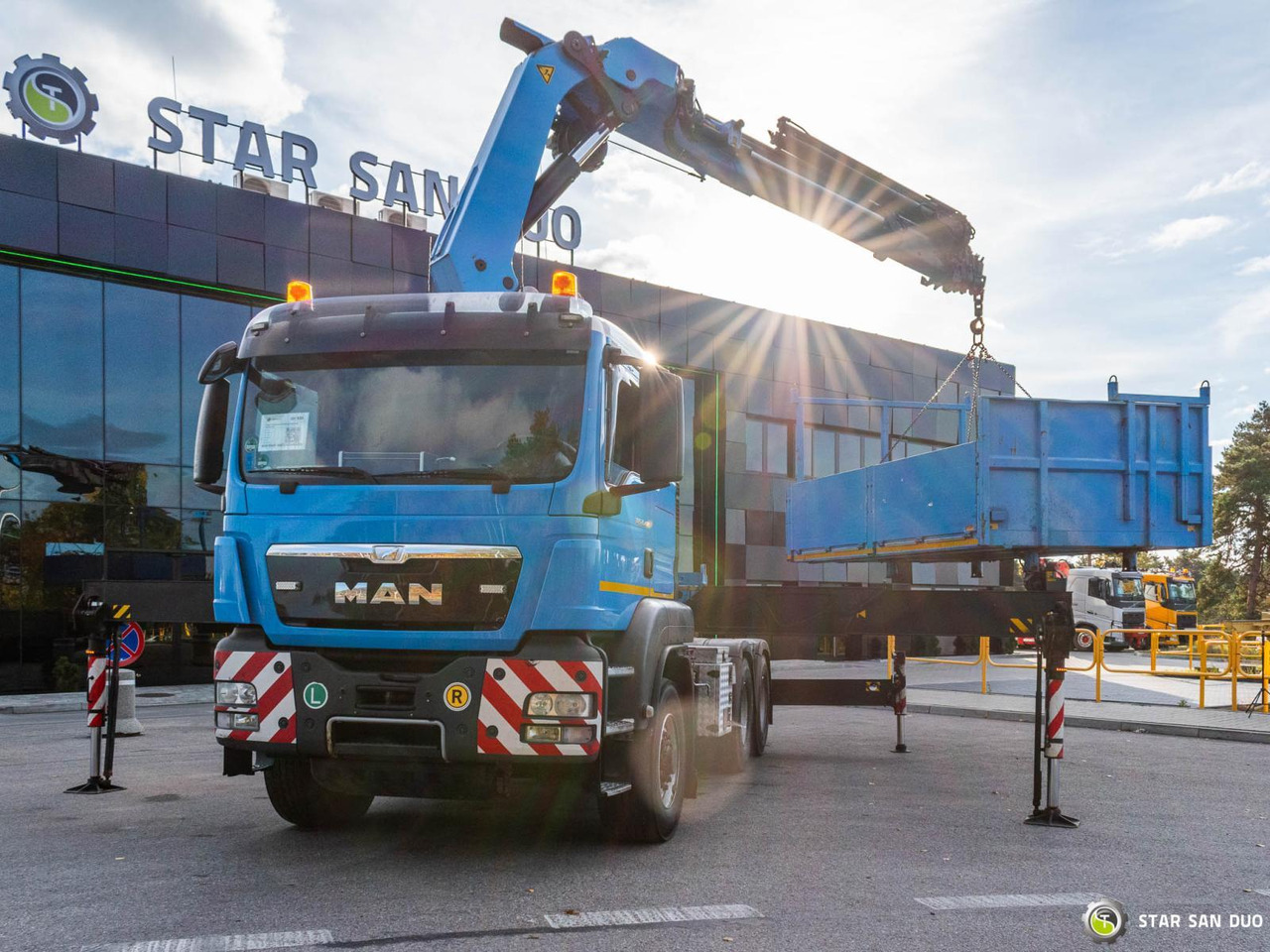 - Kraanaga veoauto: pilt 3 - Kraanaga veoauto: pilt 3