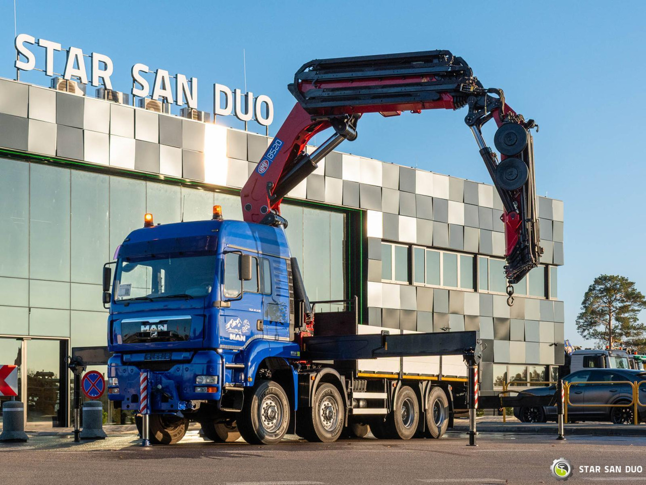 - Kraanaga veoauto: pilt 1 - Kraanaga veoauto: pilt 1