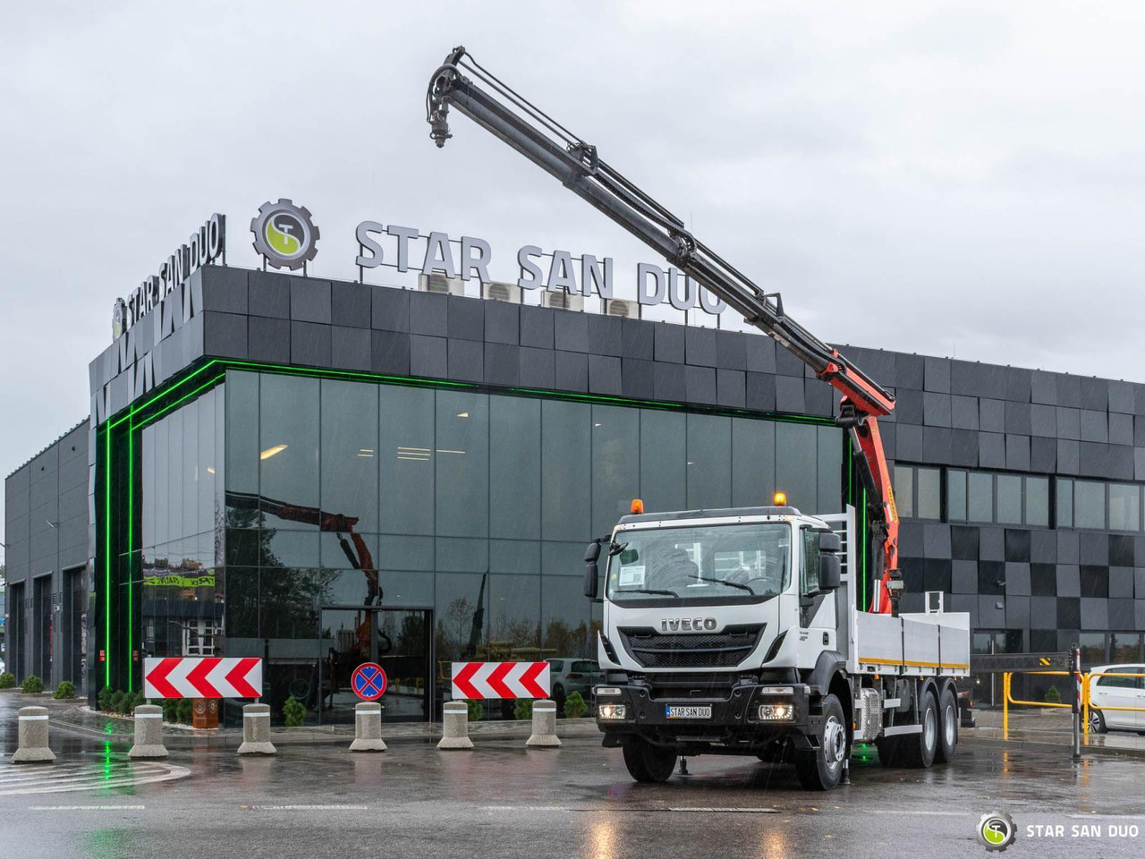 Kraanaga veoauto : pilt 6