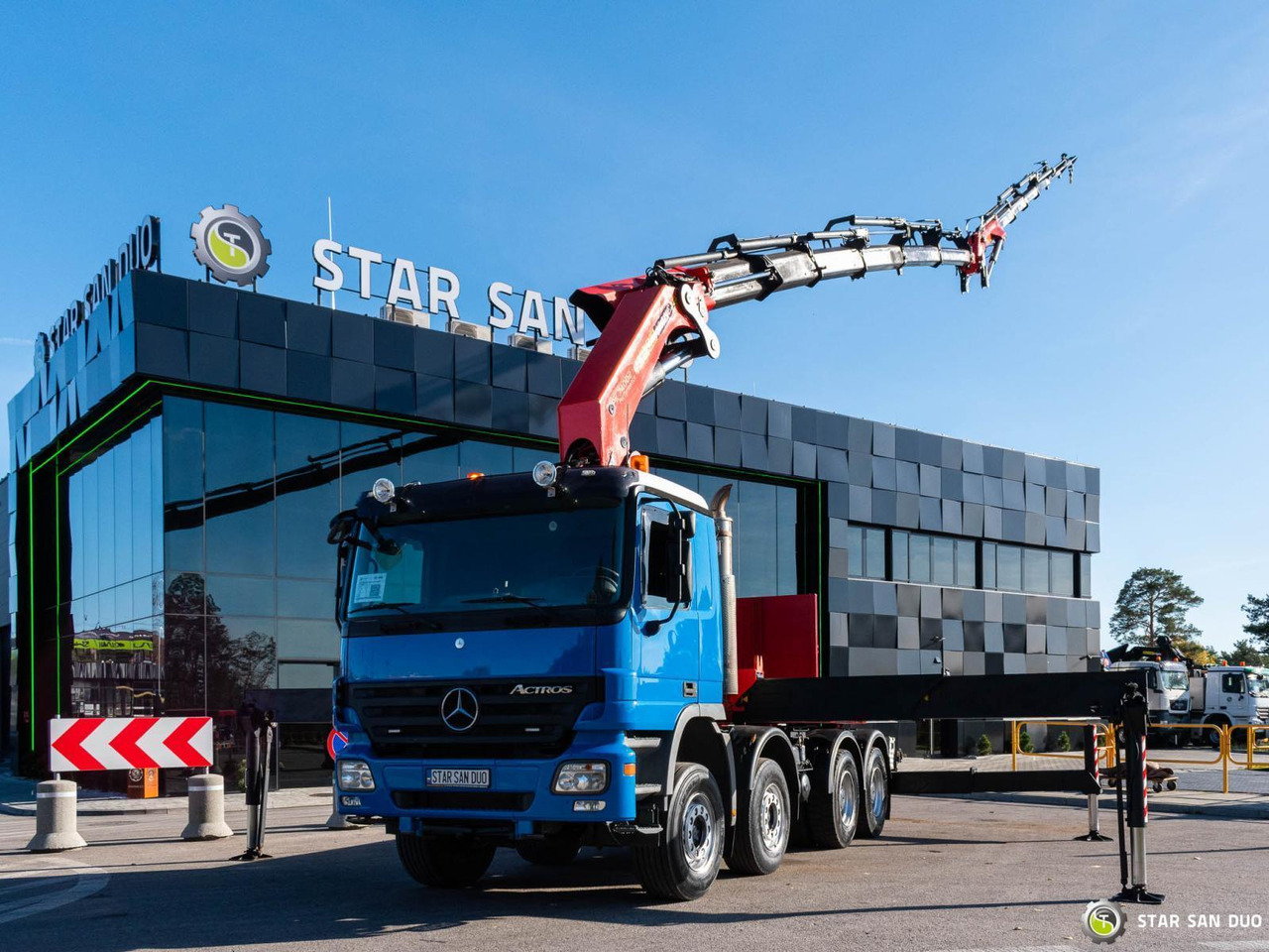 - Kraanaga veoauto: pilt 3 - Kraanaga veoauto: pilt 3