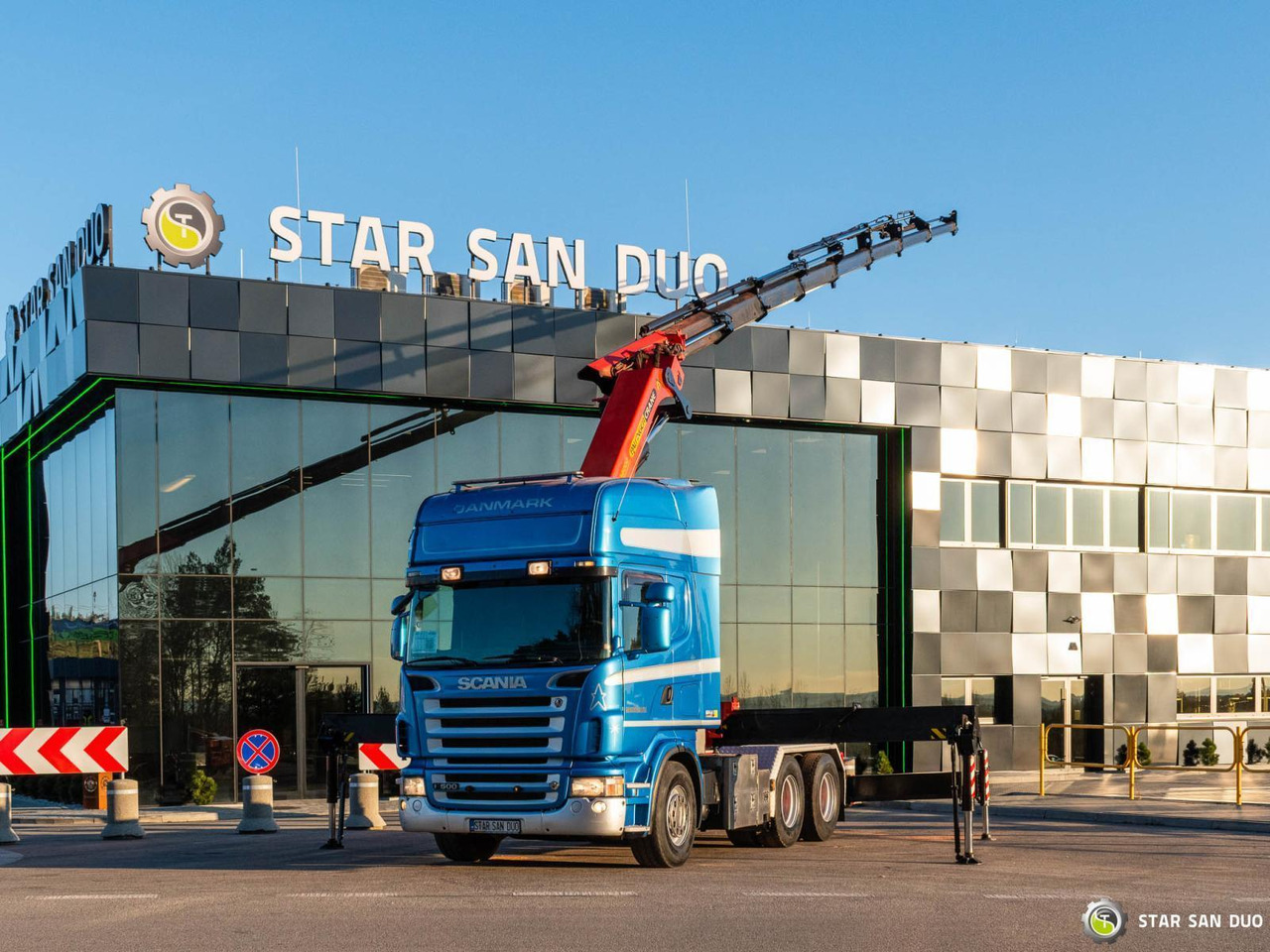 - Kraanaga veoauto: pilt 3 - Kraanaga veoauto: pilt 3