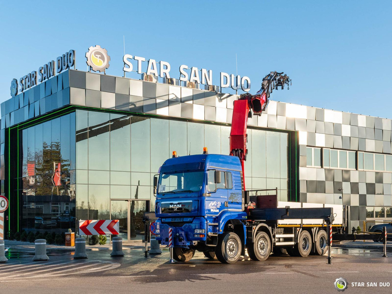 - Kraanaga veoauto: pilt 2 - Kraanaga veoauto: pilt 2