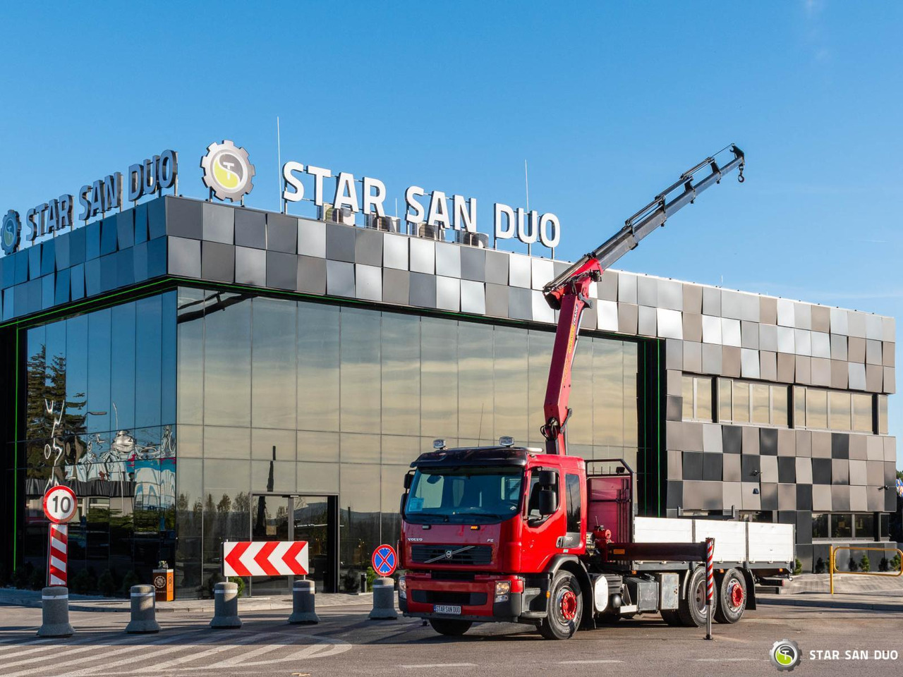 - Kraanaga veoauto: pilt 1 - Kraanaga veoauto: pilt 1