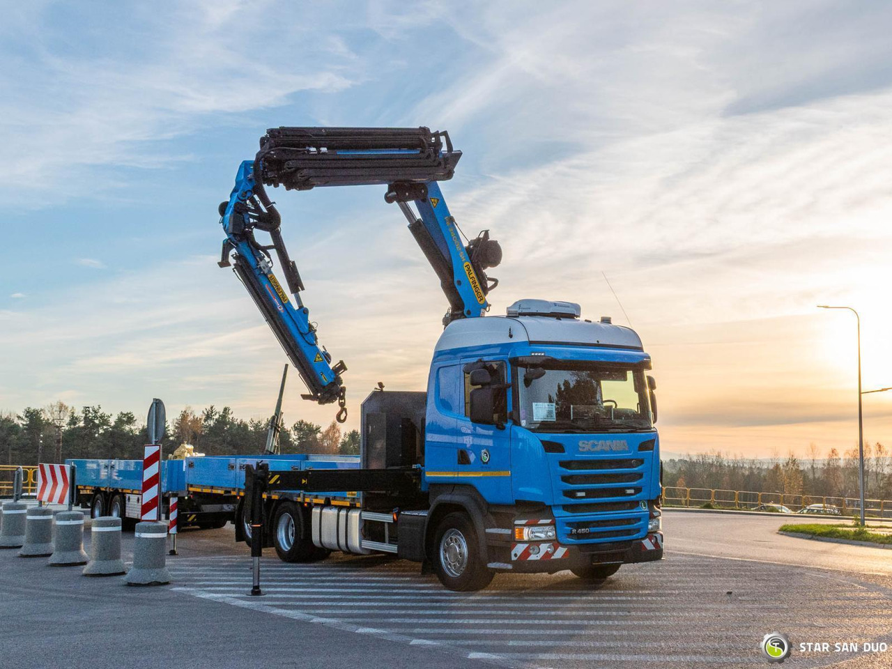 - Kraanaga veoauto: pilt 2 - Kraanaga veoauto: pilt 2