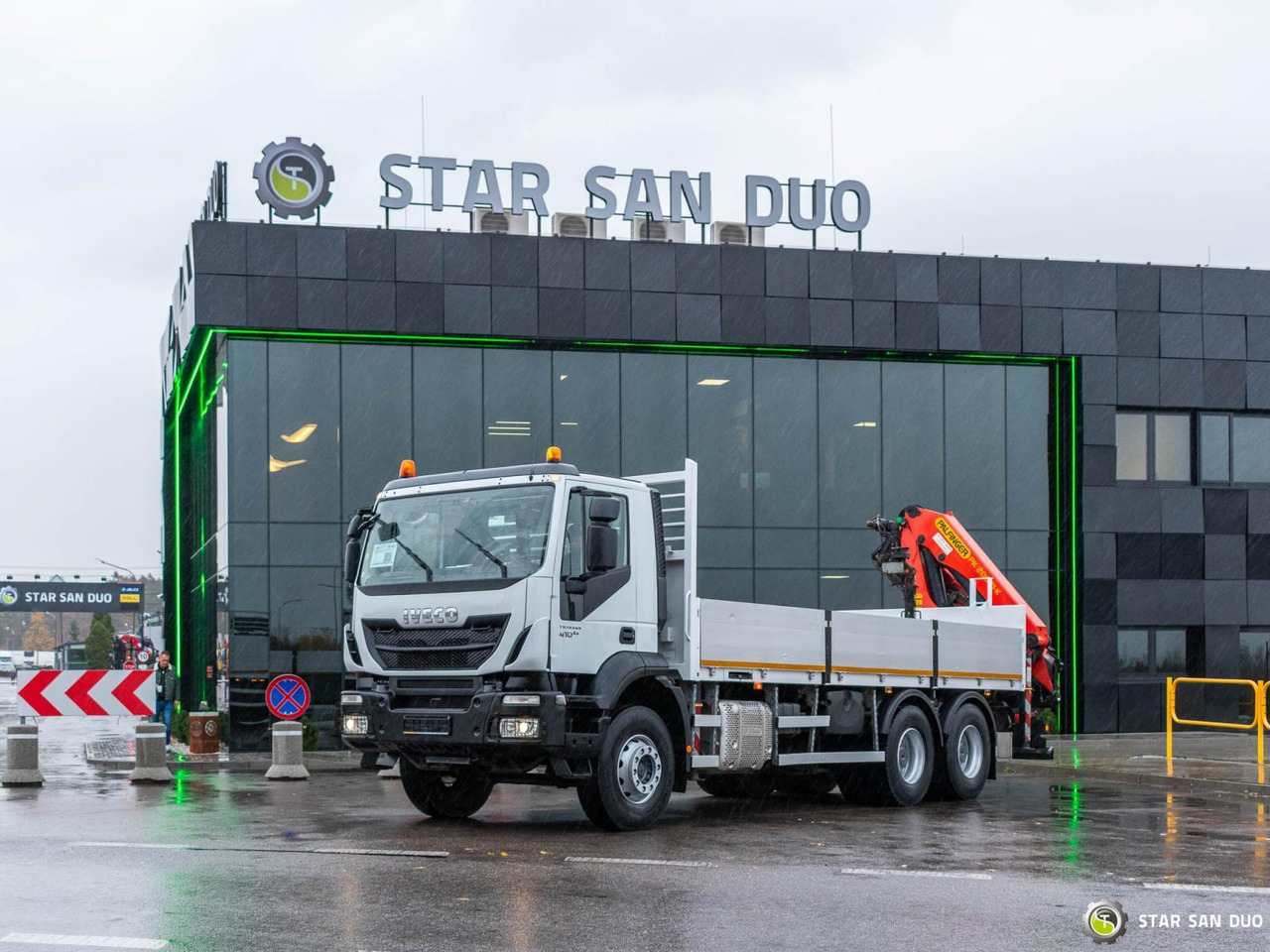 Kraanaga veoauto : pilt 13