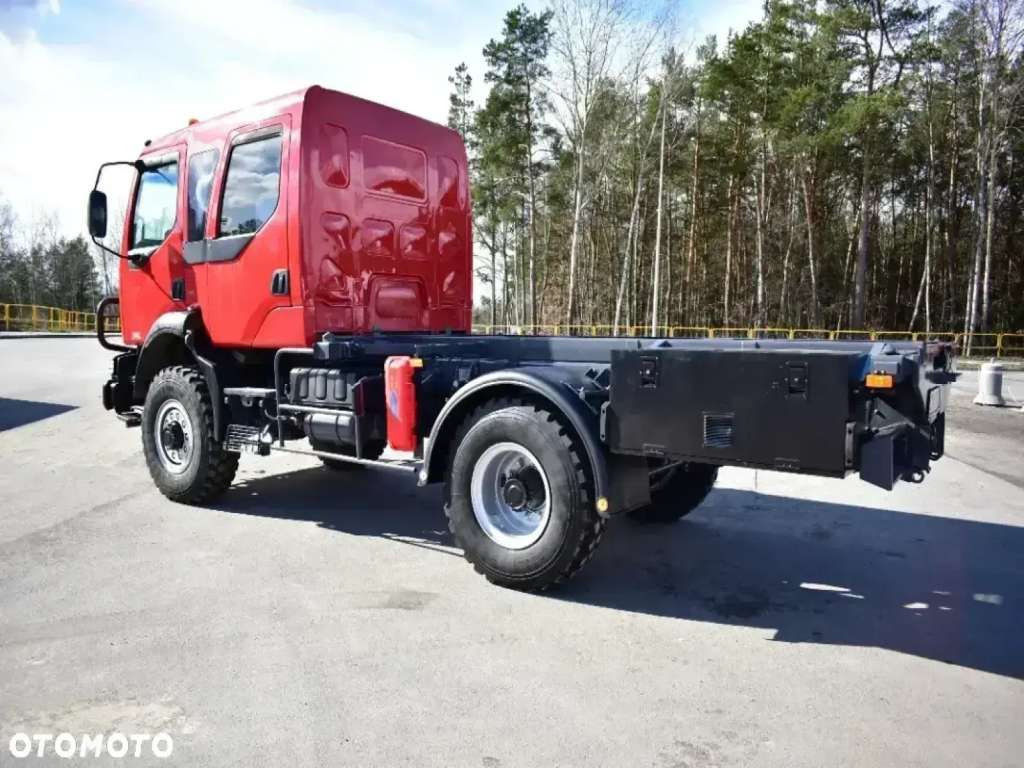 Renault MIDLUM 4x4 DOKA Brigade Double Cabin Camper - Kabiinišassiiga veoauto: pilt 4 Renault MIDLUM 4x4 DOKA Brigade Double Cabin Camper - Kabiinišassiiga veoauto: pilt 4