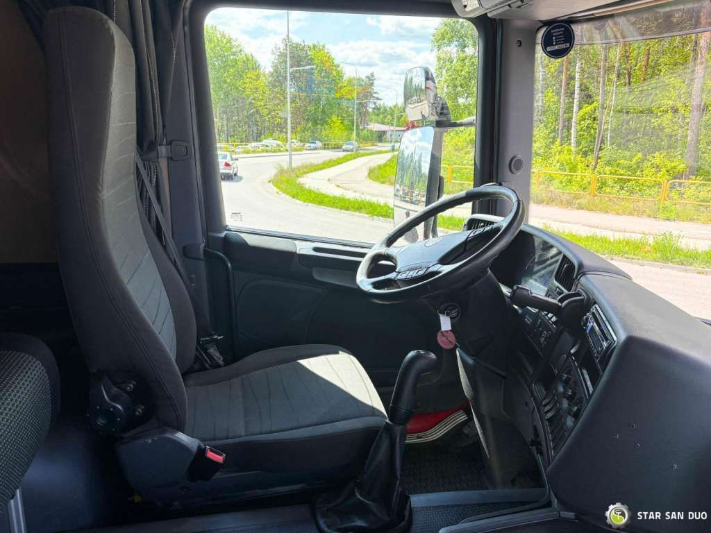 Scania D 320 FIRE BRIGADE Tank 12,000 Litres - Veoauto: pilt 3 Scania D 320 FIRE BRIGADE Tank 12,000 Litres - Veoauto: pilt 3