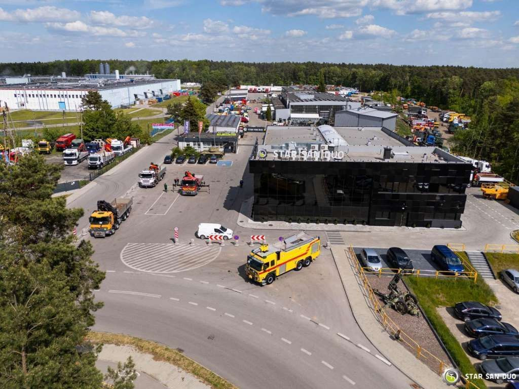 Volvo FM 460 6x6 Rosenbauer Fire Truck LSP Water Tank - Veoauto: pilt 2 Volvo FM 460 6x6 Rosenbauer Fire Truck LSP Water Tank - Veoauto: pilt 2