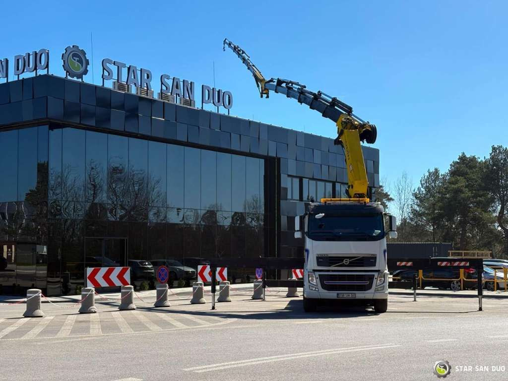 Volvo FH 520 8x4 HMF ODIN K6 EURO 5 FLY JIB Crane - Kraanaga veoauto: pilt 2 Volvo FH 520 8x4 HMF ODIN K6 EURO 5 FLY JIB Crane - Kraanaga veoauto: pilt 2