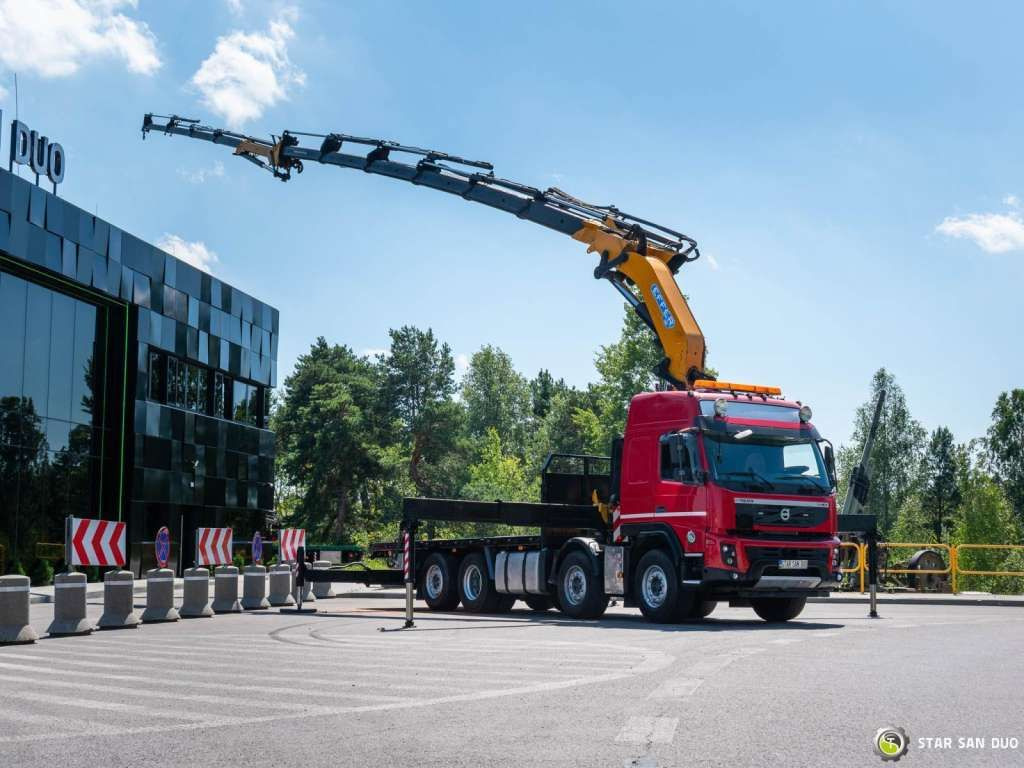 Volvo FMX 500 8x2 Effer 585 Fly Jib Winch Crane Kran - Kraanaga veoauto: pilt 4 Volvo FMX 500 8x2 Effer 585 Fly Jib Winch Crane Kran - Kraanaga veoauto: pilt 4