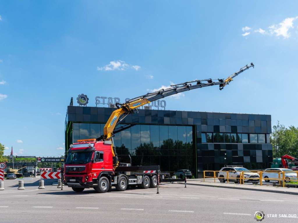 Volvo FMX 500 8x2 Effer 585 Fly Jib Winch Crane Kran - Kraanaga veoauto: pilt 2 Volvo FMX 500 8x2 Effer 585 Fly Jib Winch Crane Kran - Kraanaga veoauto: pilt 2
