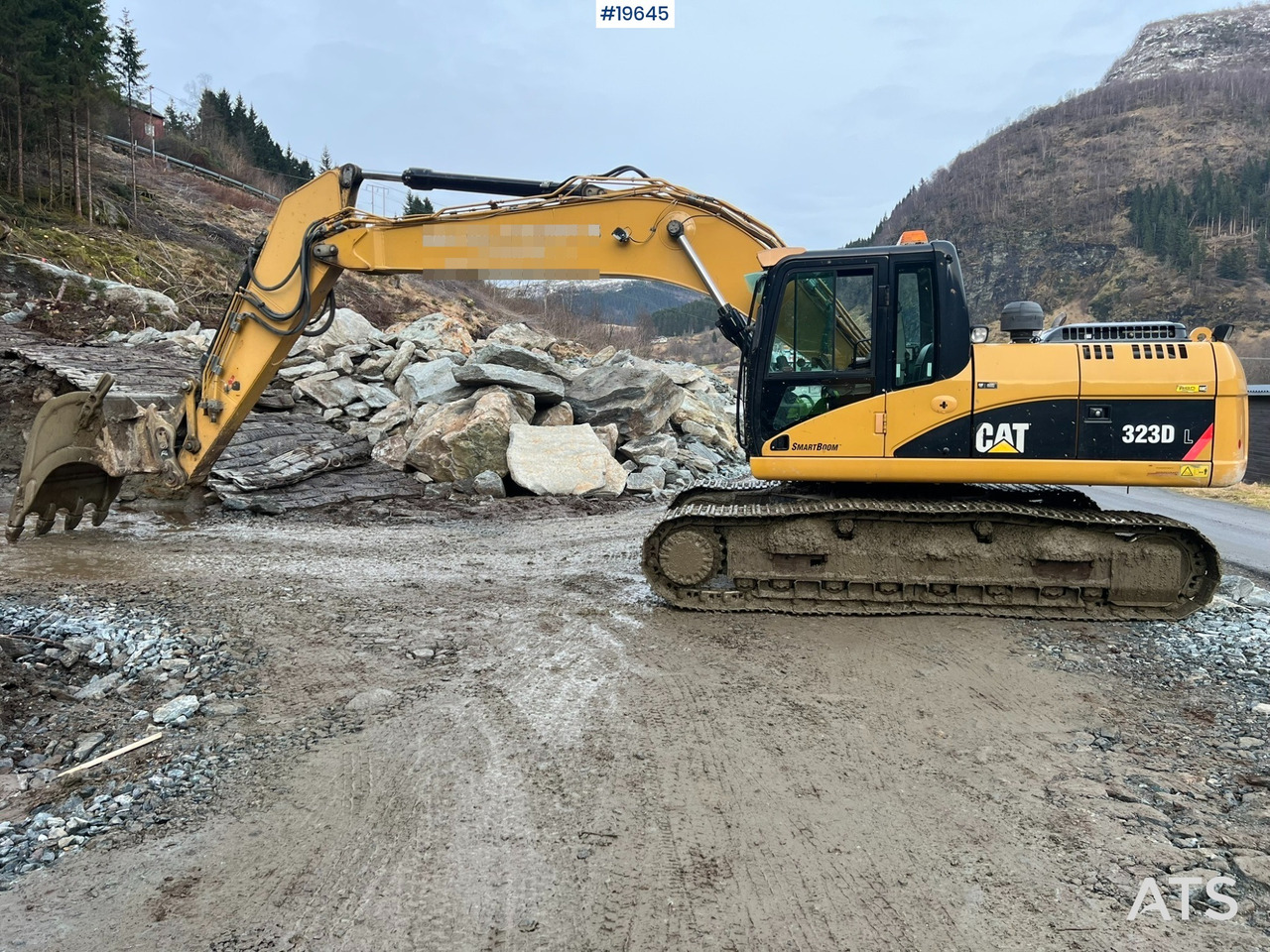 Caterpillar 323D - Ekskavaator: pilt 3 Caterpillar 323D - Ekskavaator: pilt 3