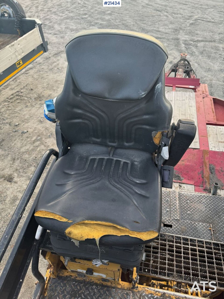 Asfaldilaotur Caterpillar AP 300: pilt 31