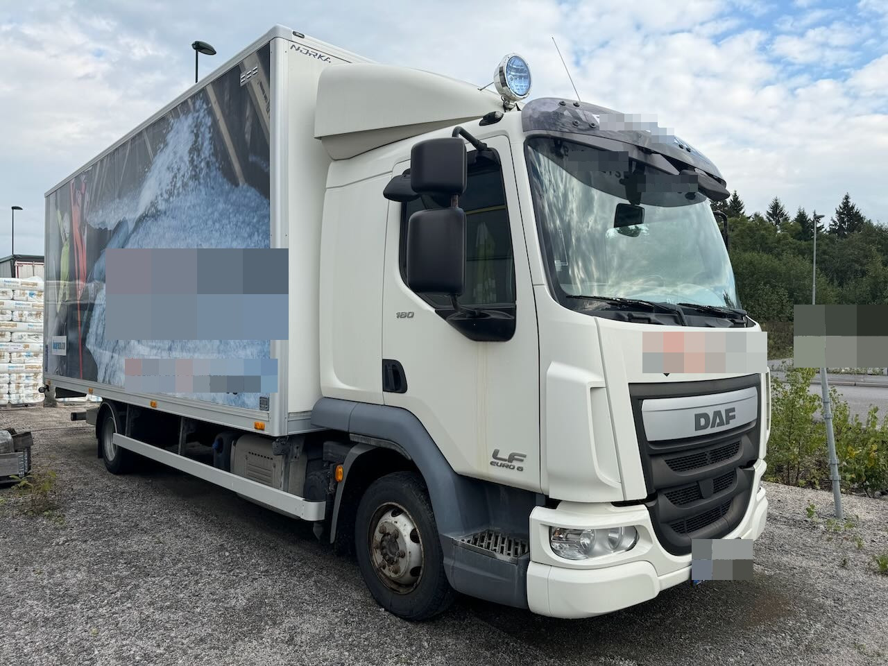 DAF LF 180 - Kasti veoauto: pilt 1 DAF LF 180 - Kasti veoauto: pilt 1